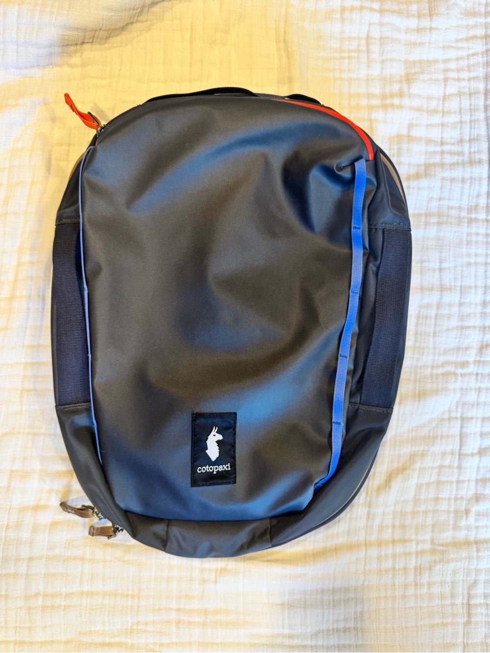 Chasqui 13L Sling - Cada Día NWOT